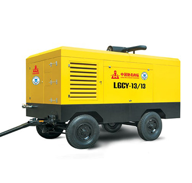 巨勁柴油移動螺桿空壓機(jī)