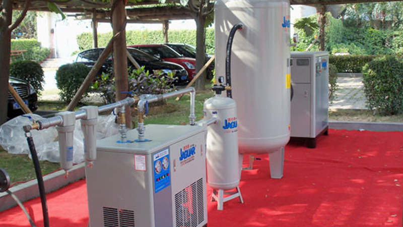 佛山激光公司與巨勁合作活塞高壓空壓機(jī)案例